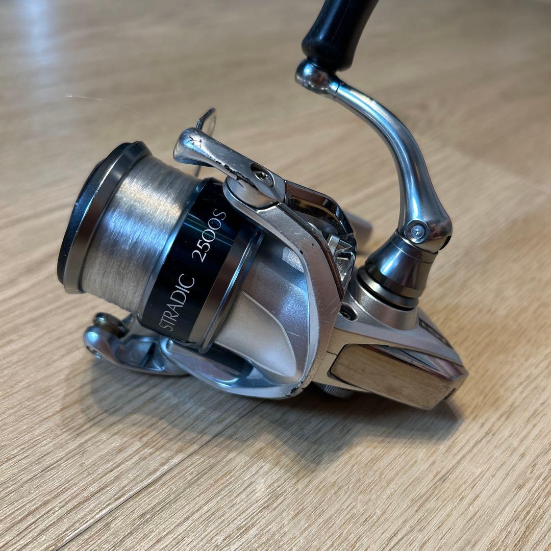 SHIMANO 19ストラディック2500s 使用感あり
