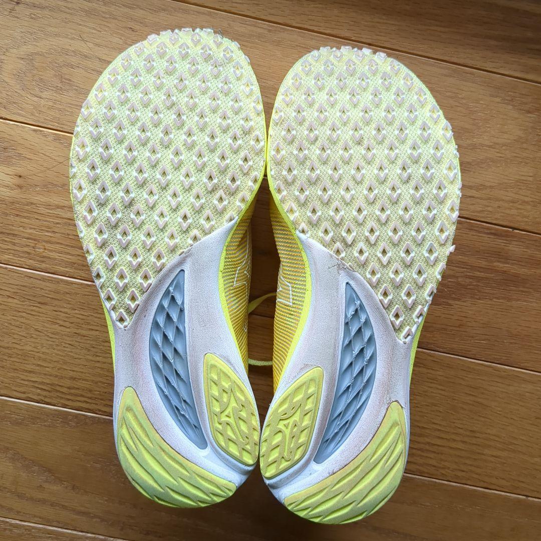 ランニングシューズ イエロー/オレンジ　ミズノ　MIZUNO　ウエーブデュエル3