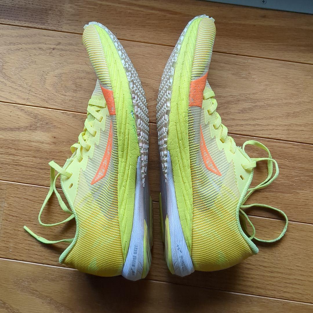 ランニングシューズ イエロー/オレンジ　ミズノ　MIZUNO　ウエーブデュエル3