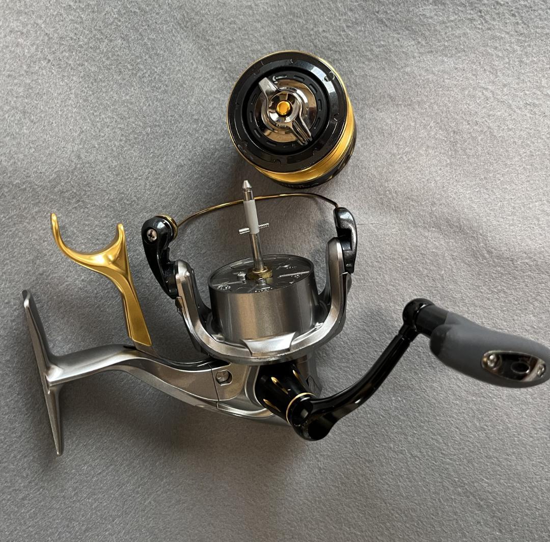 BB-X DESPINA 2500DHG リール