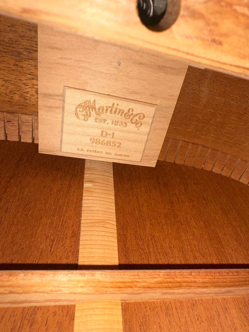 Martin D1 アコースティックギター、純正ハードケース付　出品取り止めあり