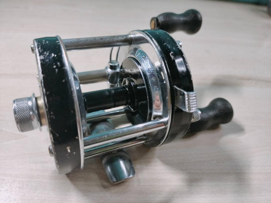 アブガルシア　アンバサダー5000c　ビンテージ　リール abu 黒