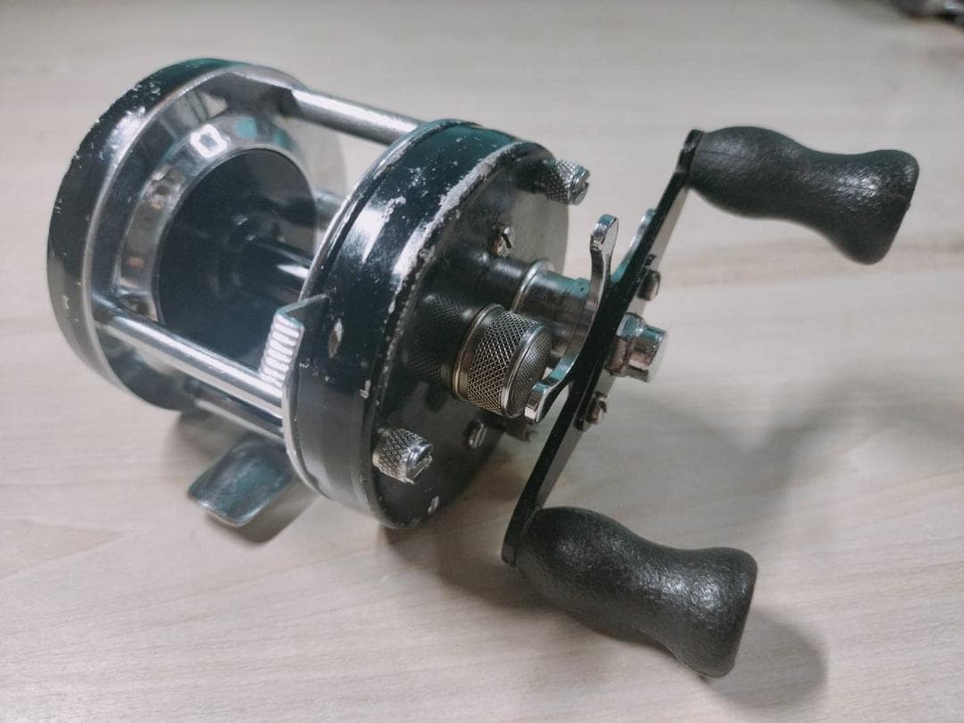 アブガルシア　アンバサダー5000c　ビンテージ　リール abu 黒