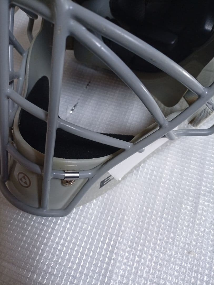 お*ん様 【人気】EASTON キャッチャーマスク 　少年野球　リトルリーグ　大