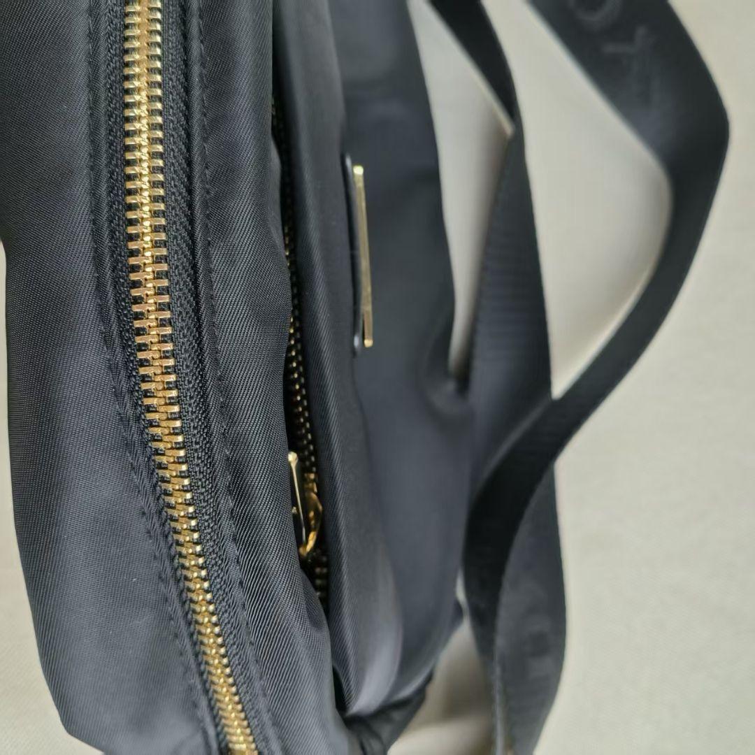 PRADA ノベルティ ブラック ショルダーバック ナイロン p1d
