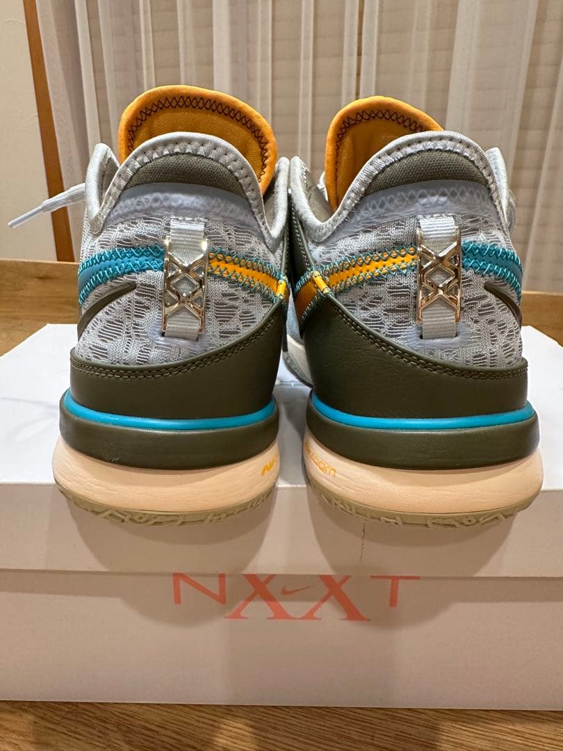 値下げしました⭐︎NIKE LBJ バスケットシューズ グレー/オレンジ