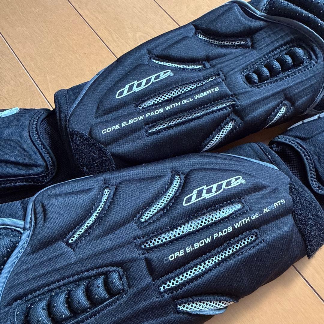 Dye プレシジョン パフォーマンス エルボーパッド S size