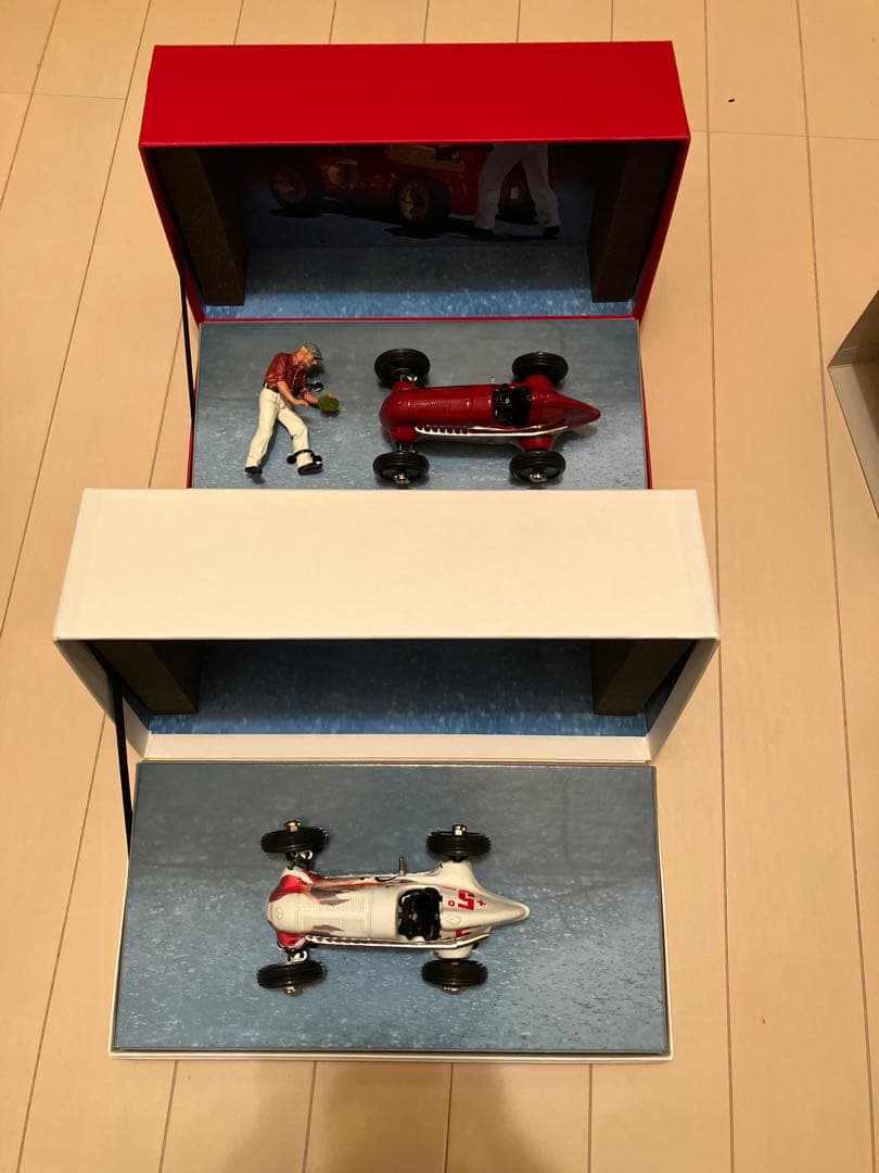 ヴィヴィアン　Schuco 限定　ミニカー