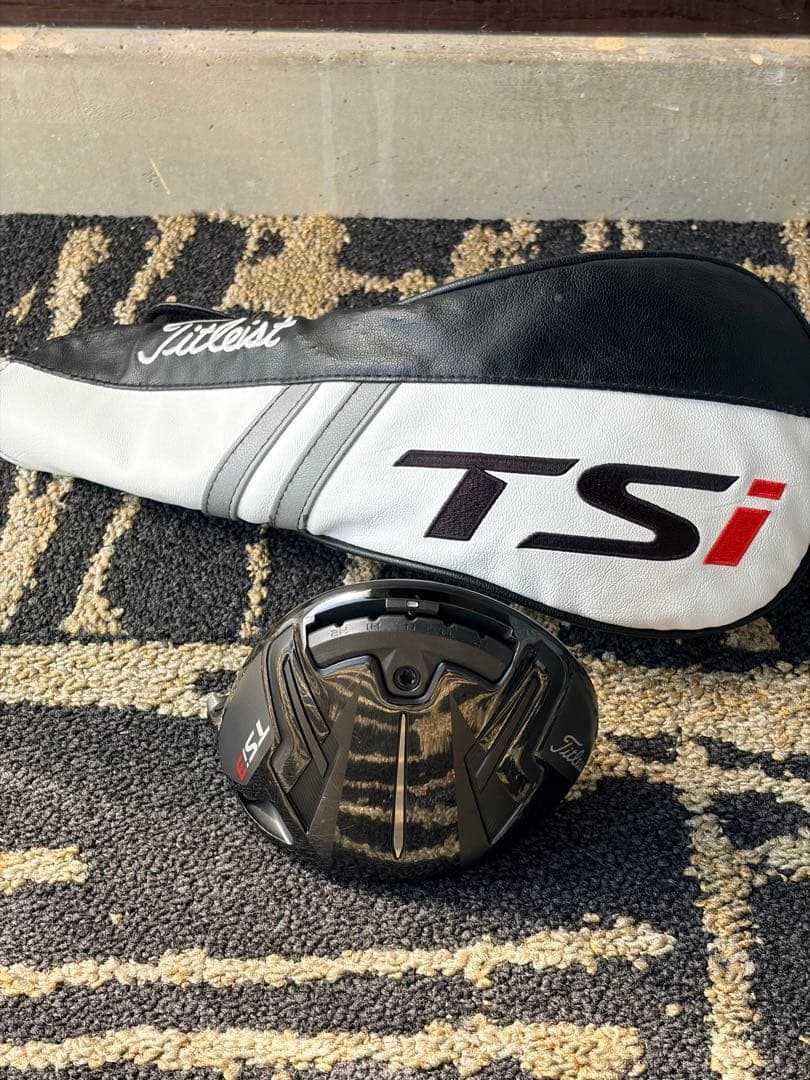 Titleist TSi3 ドライバー ヘッドカバー付き