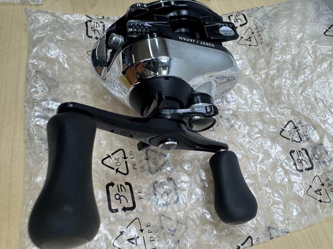 k*i様 SI97 シマノ 12アンタレス HG 右ハンドル ベイトリール 箱付