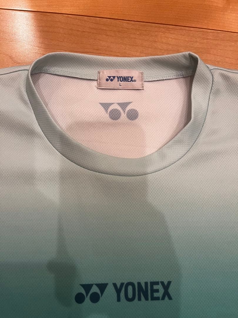 YONEX VOLTRAGE Tシャツ Lサイズ グラデーション