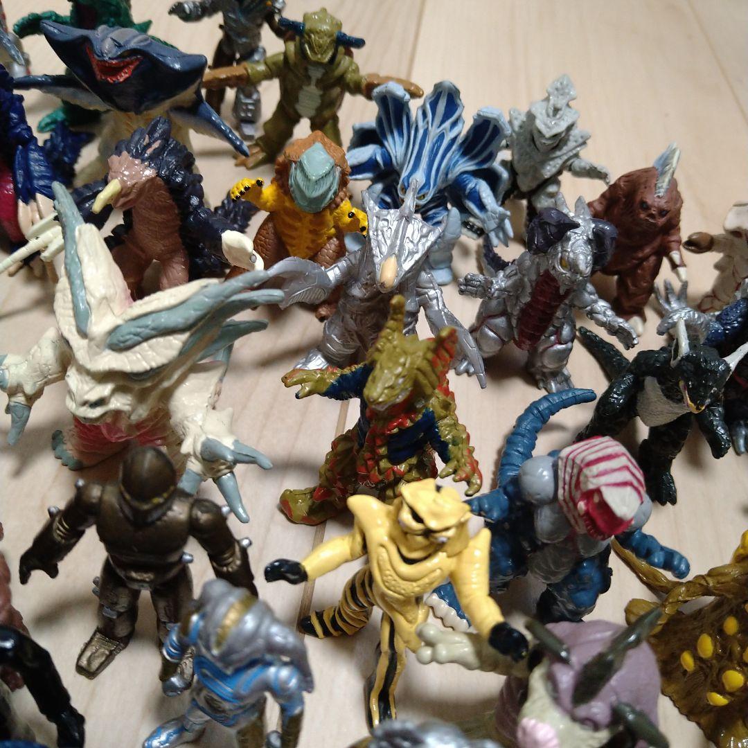 ウルトラマン　ウルトラモンスター超全集　セット　フィギュア　怪獣