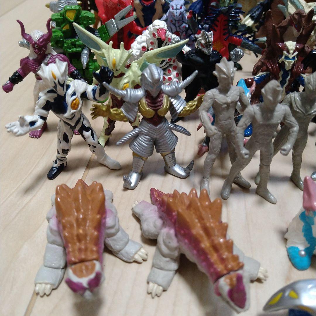 ウルトラマン　ウルトラモンスター超全集　セット　フィギュア　怪獣