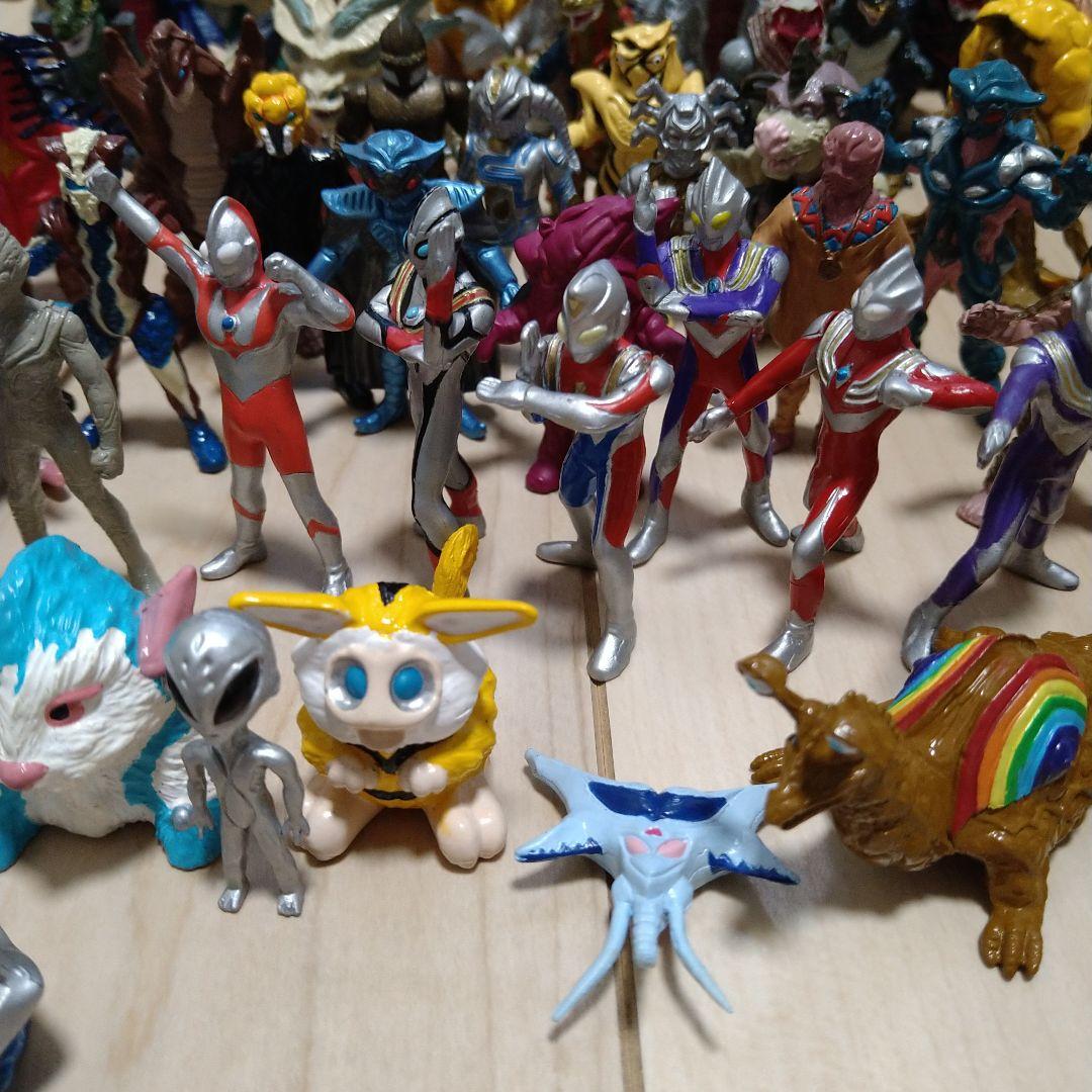 ウルトラマン　ウルトラモンスター超全集　セット　フィギュア　怪獣