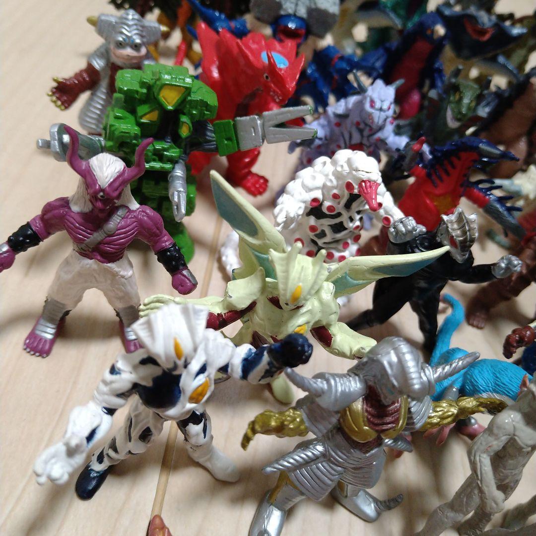 ウルトラマン　ウルトラモンスター超全集　セット　フィギュア　怪獣