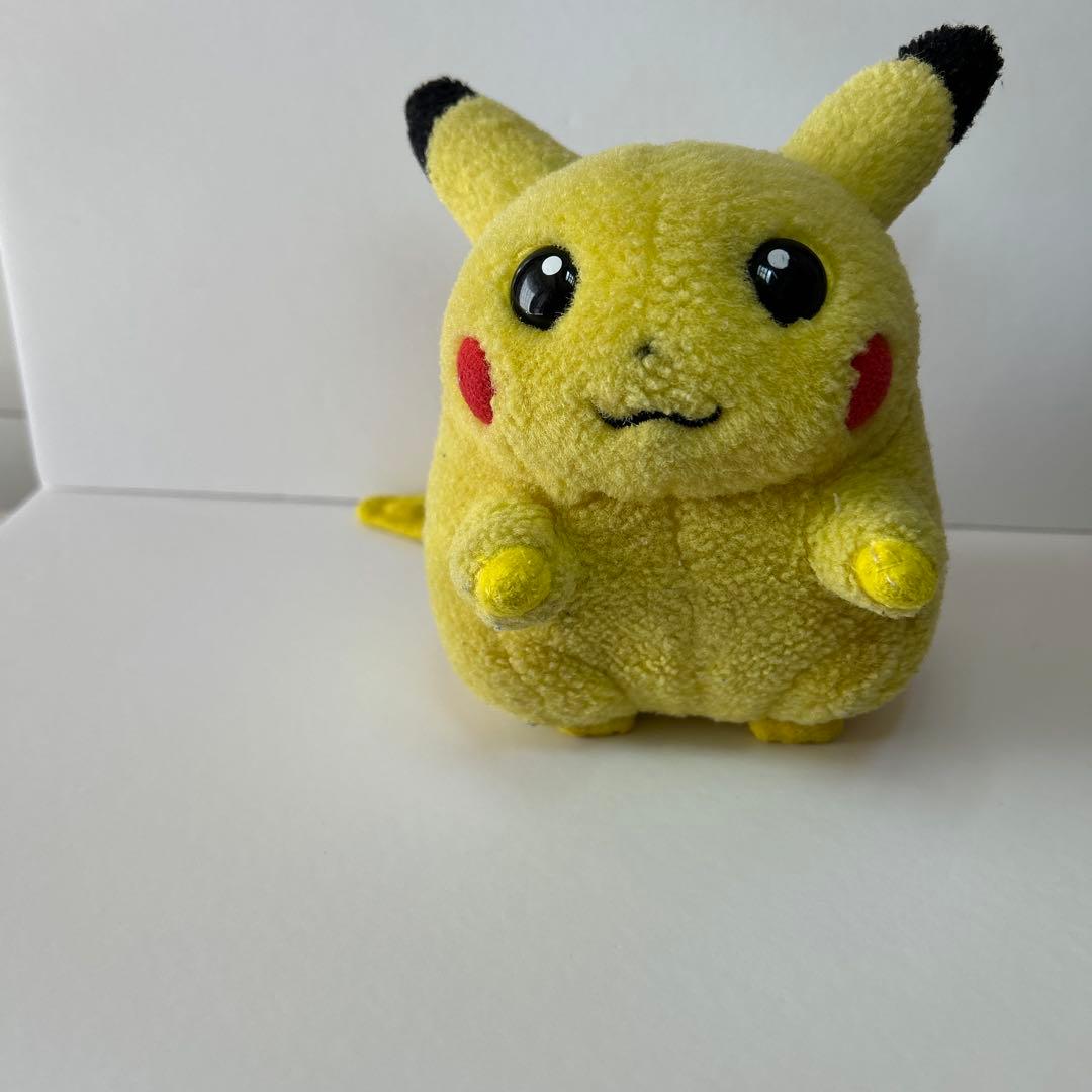 ピカチュウ初期ぬいぐるみ