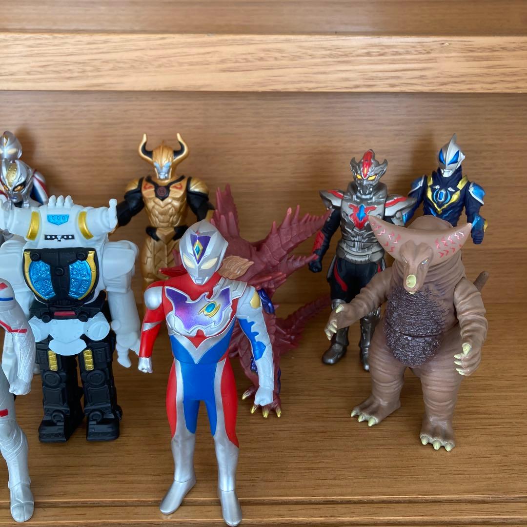 ウルトラマン　フィギュア、おもちゃ、カード