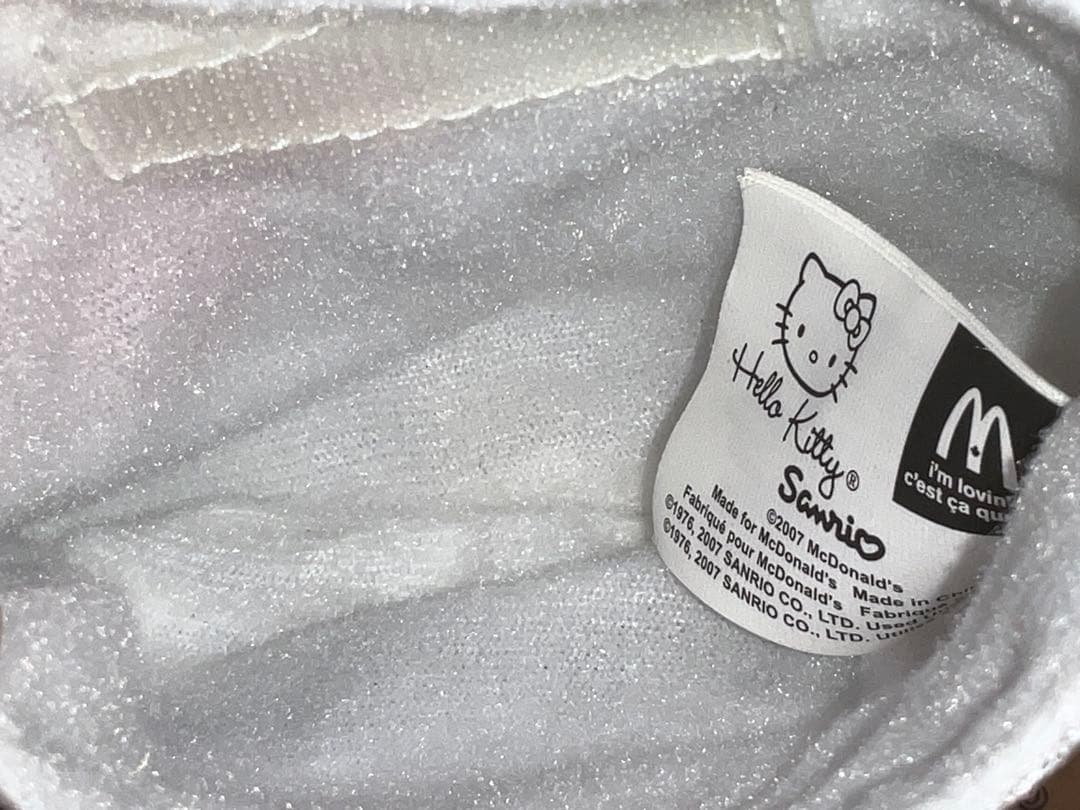 Hello Kitty　ハッピーセット　アクセサリーポーチ　キーホルダー