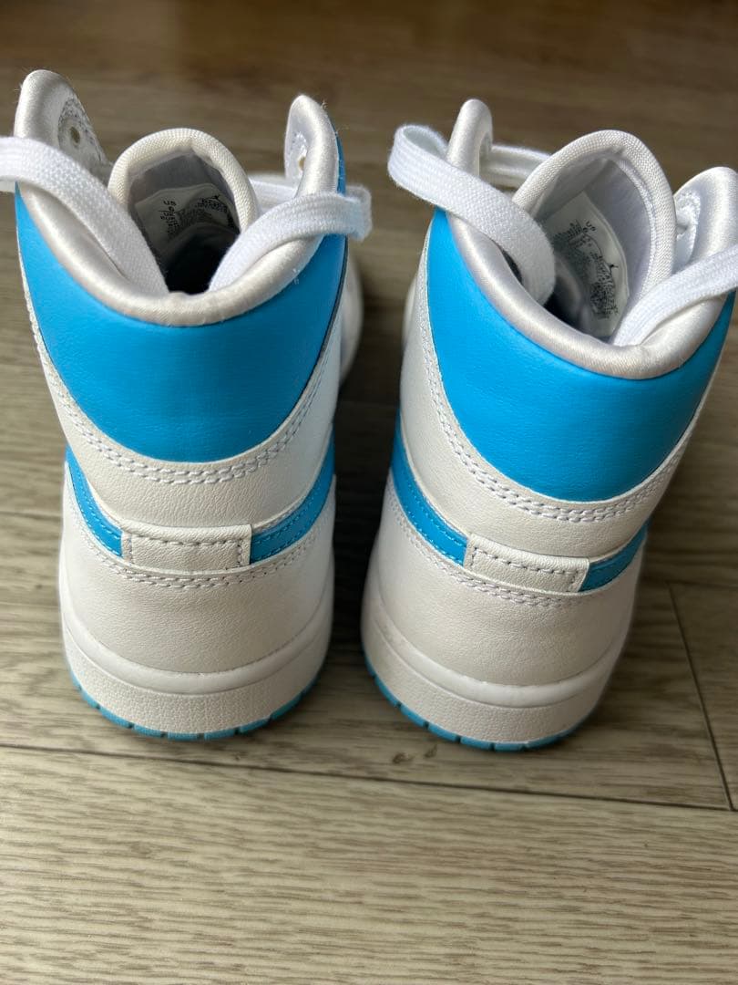 Nike Air Jordan 1 Mid ホワイト/ブルー