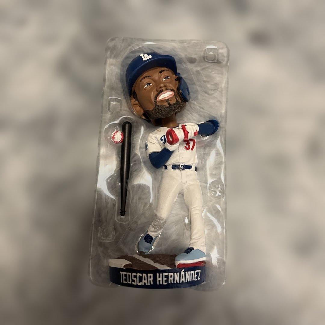 テオスカーヘルナンデス フィギュア Dodgers ボブルヘッド
