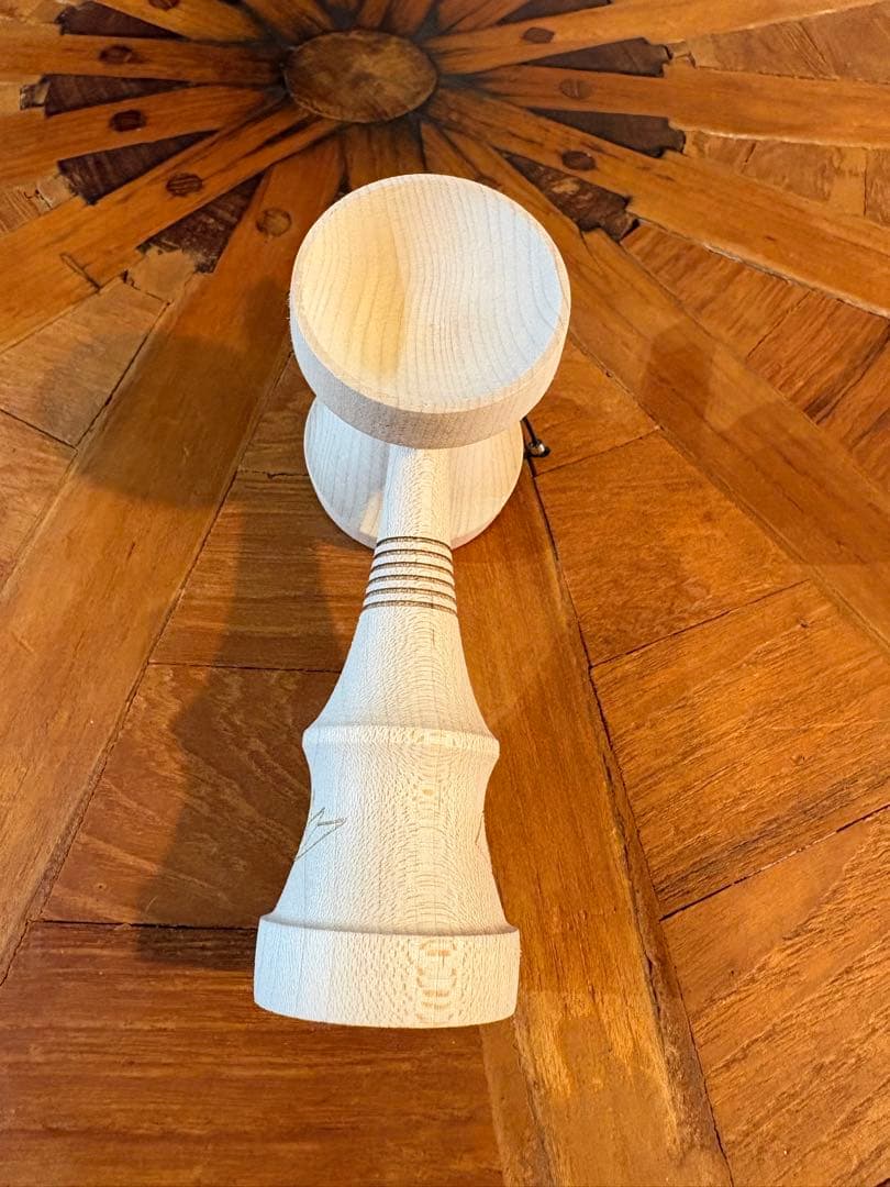 Lotus Kendamas とGHOST TOWN けん玉
