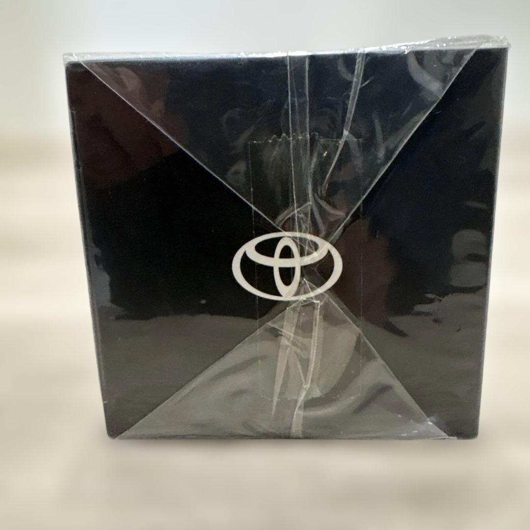 トヨタ RAV4 ミニカー カラーサンプル　ホワイトパールクリスタルシャイン