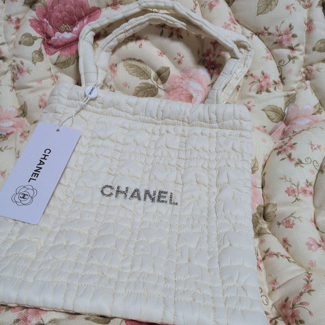 CHANEL キルティングノベルティバッグ