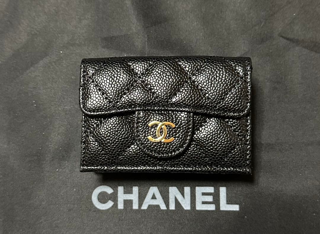 CHANELノベルティキャビアスキンレザー コンパクト財布ブラック