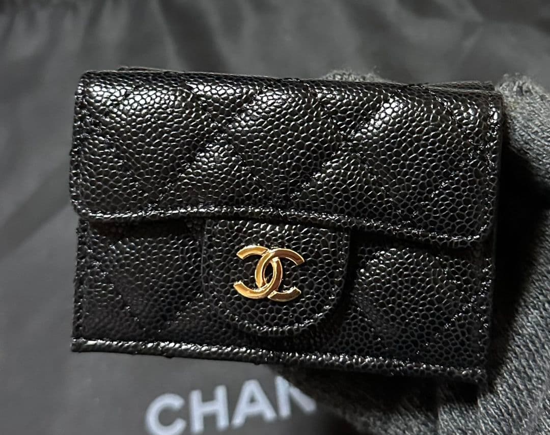 CHANELノベルティキャビアスキンレザー コンパクト財布ブラック