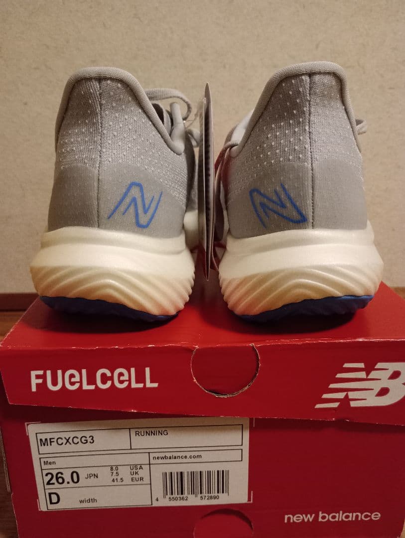 未使用New Balance フューエルセル　レベルv3 26.0cm グレー