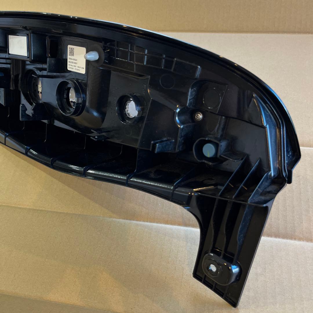 スズキ　ソリオバンディット【MA37S】　左リヤコンビネーションユニット