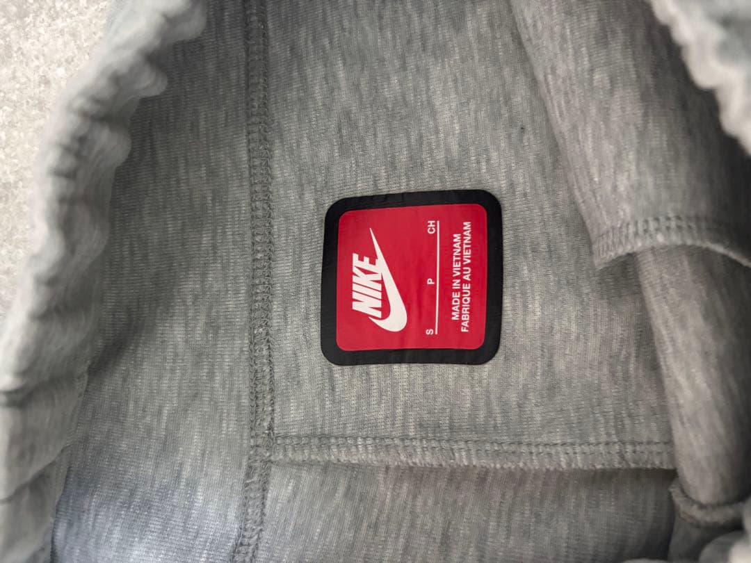 Nike テックフリースズボンSサイズ