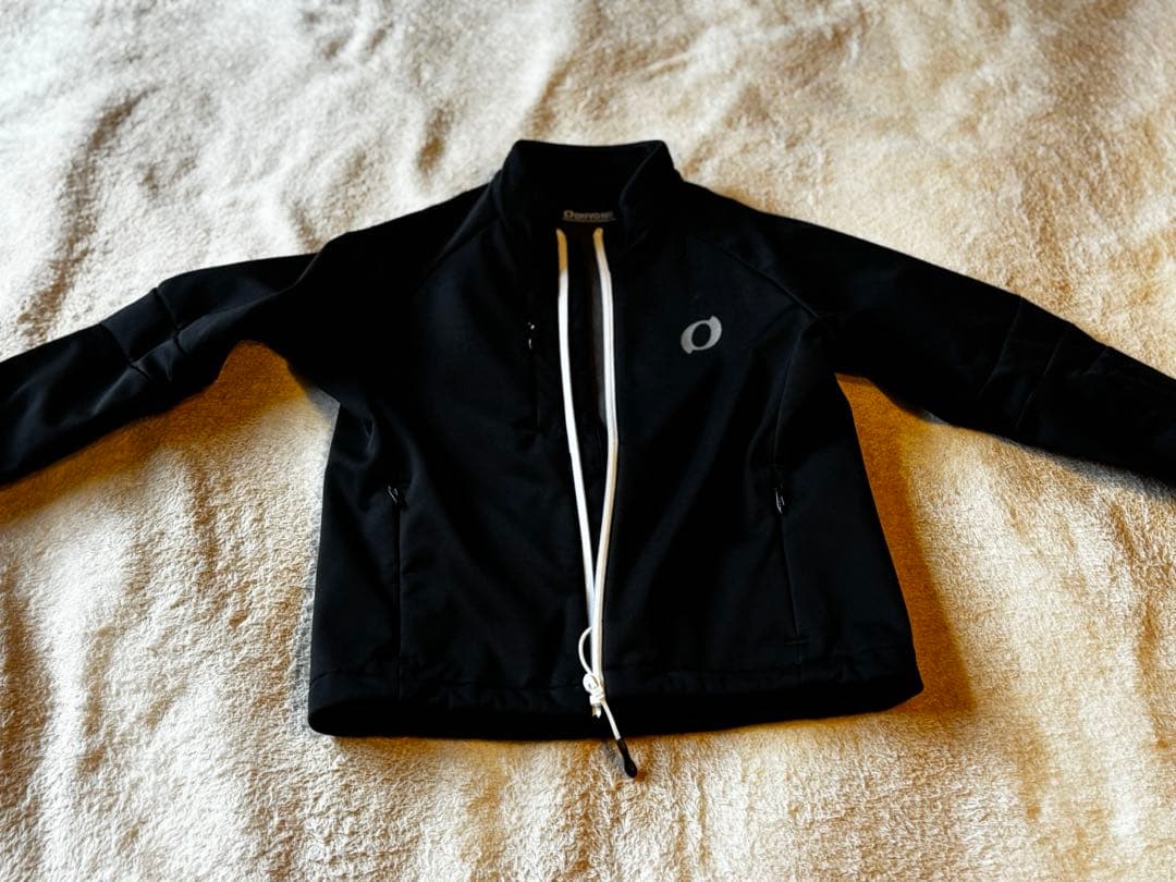 ONYONEスキーワンピー黒のジャケットとショートパンツセット130cm