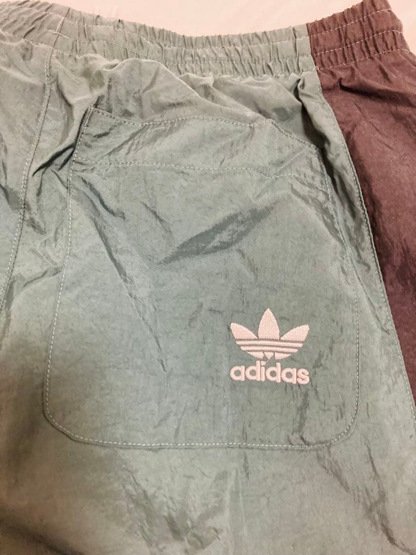未使用品✨adidas ウーブントラックパンツ　グリーン緑黒ジャージ　遠藤さくら
