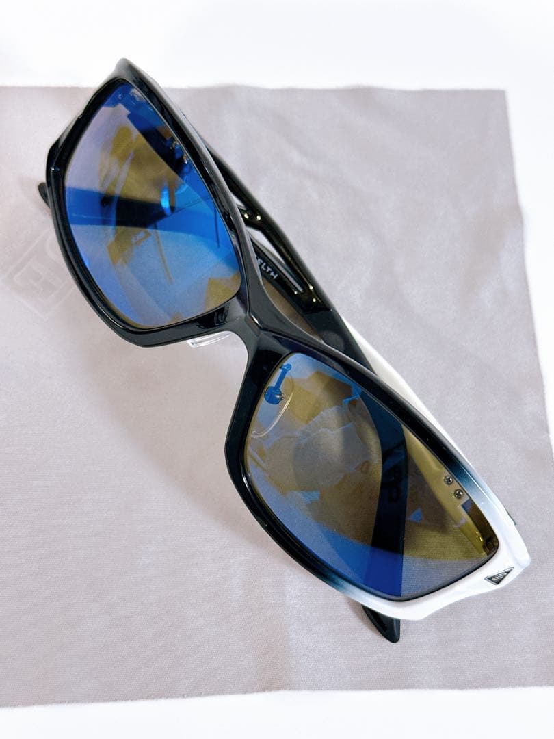 ZEQUE STELTH ゼクー ステルス 黒/白グラデーション 限定 秦拓馬