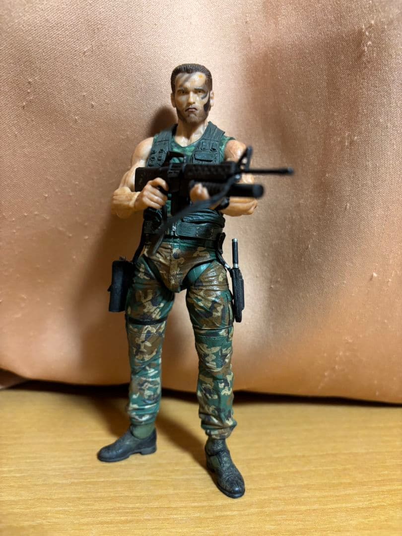 neca　プレデター　 ダッチ　アーノルドシュワルツェネッガー　なかやまきんに君