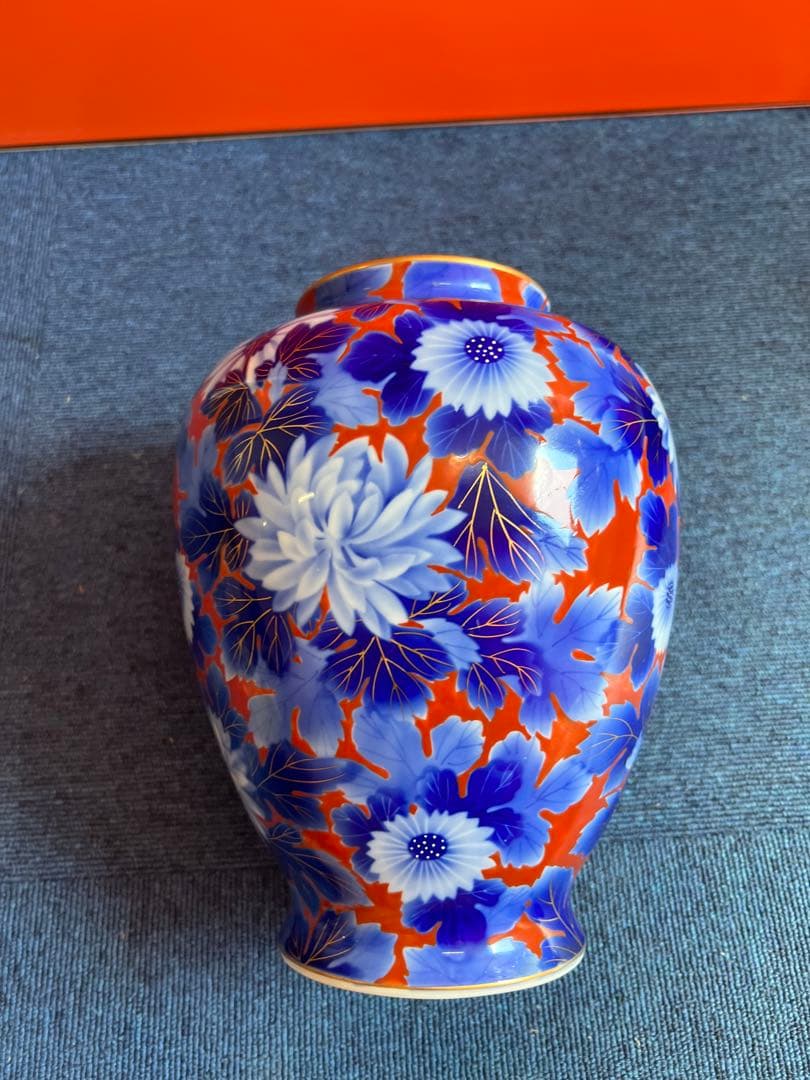 1005 深川製磁　菊　花瓶　金彩