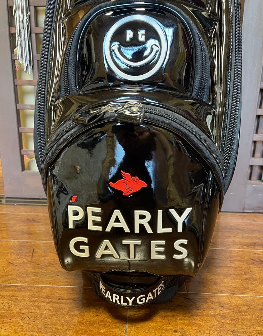 PEARLY GATES （限定カラー） エナメルキャディバッグ（ブラック）