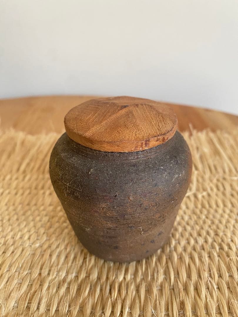 市川孝　茶壺　木蓋付き
