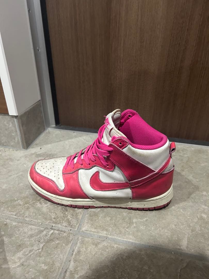 激レア‼️希少✨️Nike ピンク/ホワイト ハイカットスニーカー 24.5