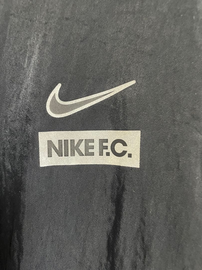 NIKE F.C. FC LNGR SDLN FILLED フーディジャケット