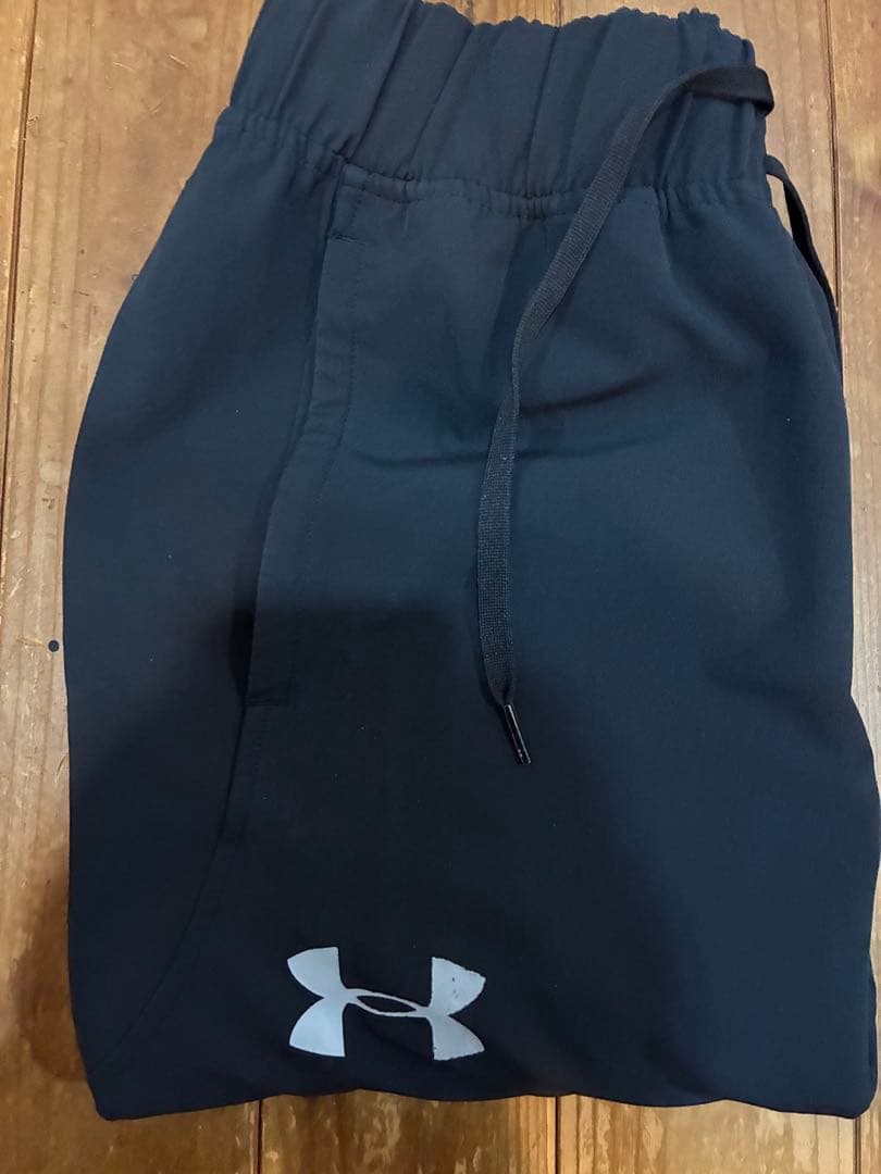 Under Armour フルジップフーディとトレーニングパンツセット