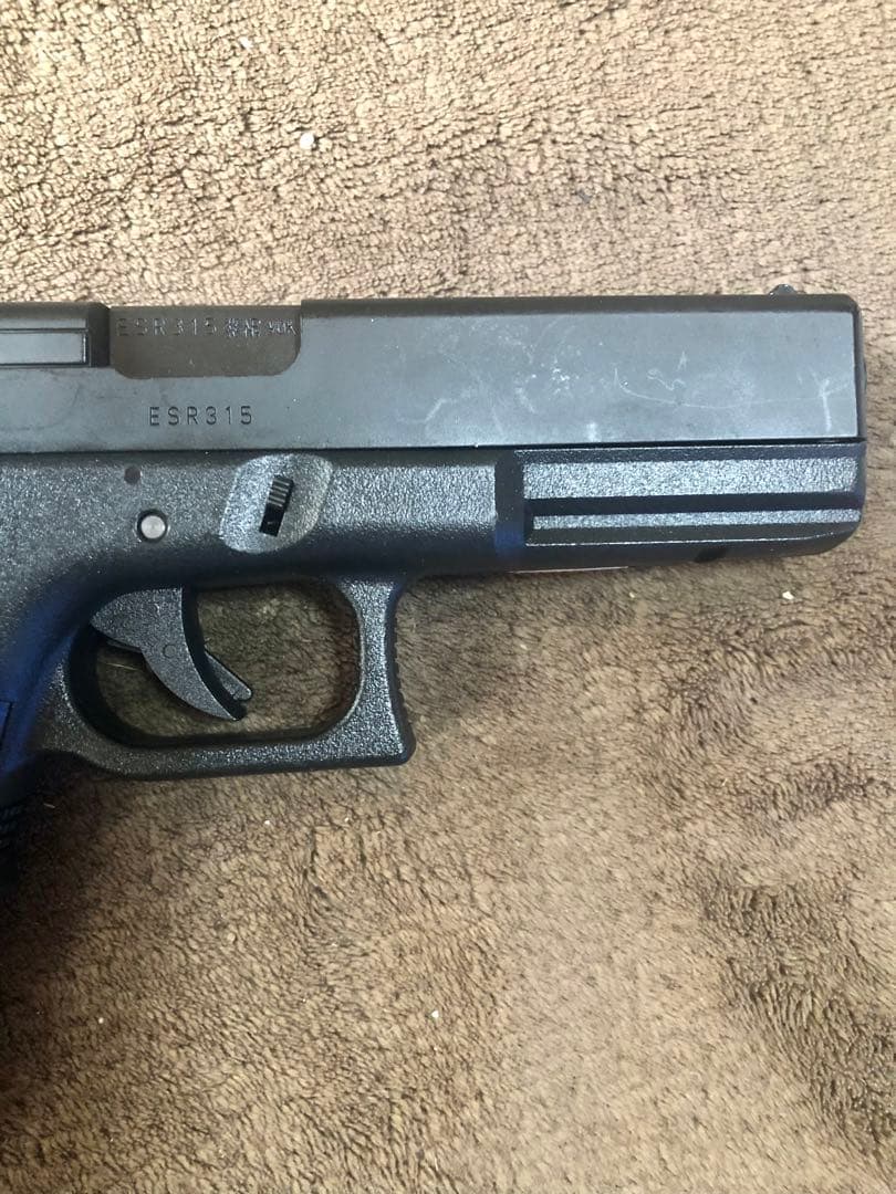 東京マルイ　ガスブローバックハンドガン　グロック18C マガジン4本付き　中古