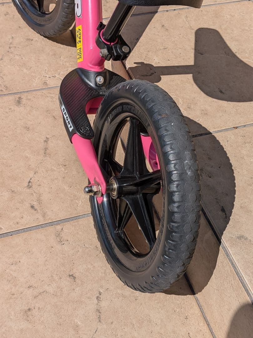 【美品・室内保管】ストライダー スポーツモデル 12インチ ピンク