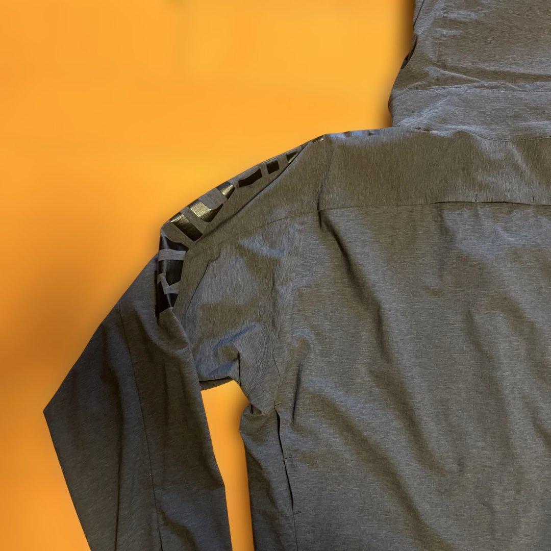 The North Face フード付きウィンドブレーカー　NP21786