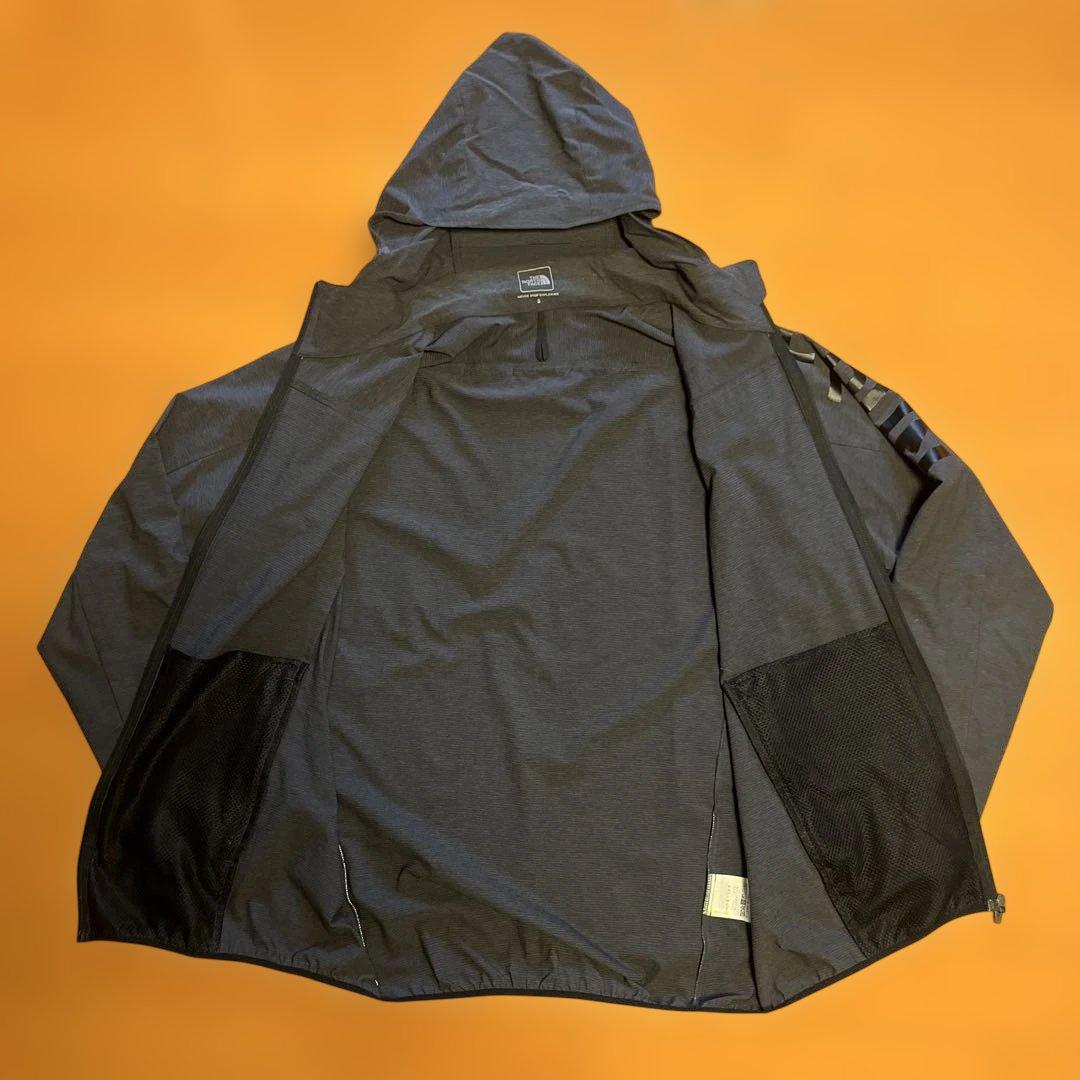 The North Face フード付きウィンドブレーカー　NP21786