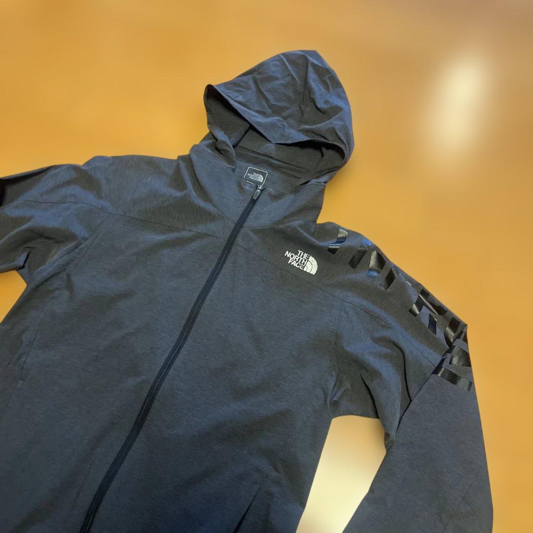 The North Face フード付きウィンドブレーカー　NP21786