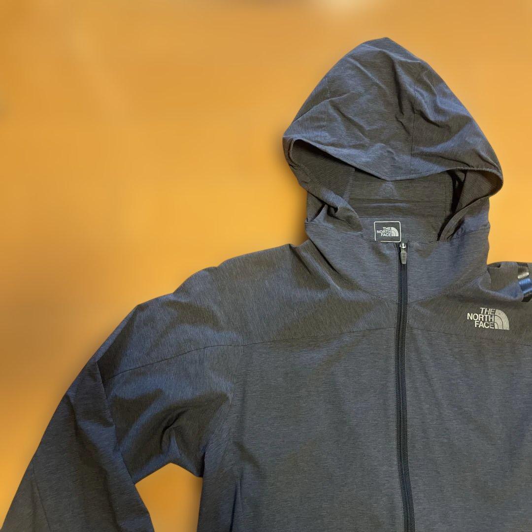 The North Face フード付きウィンドブレーカー　NP21786