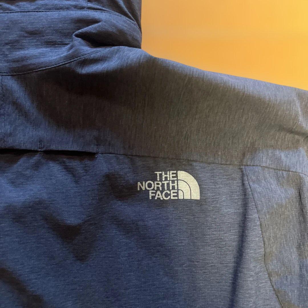 The North Face フード付きウィンドブレーカー　NP21786