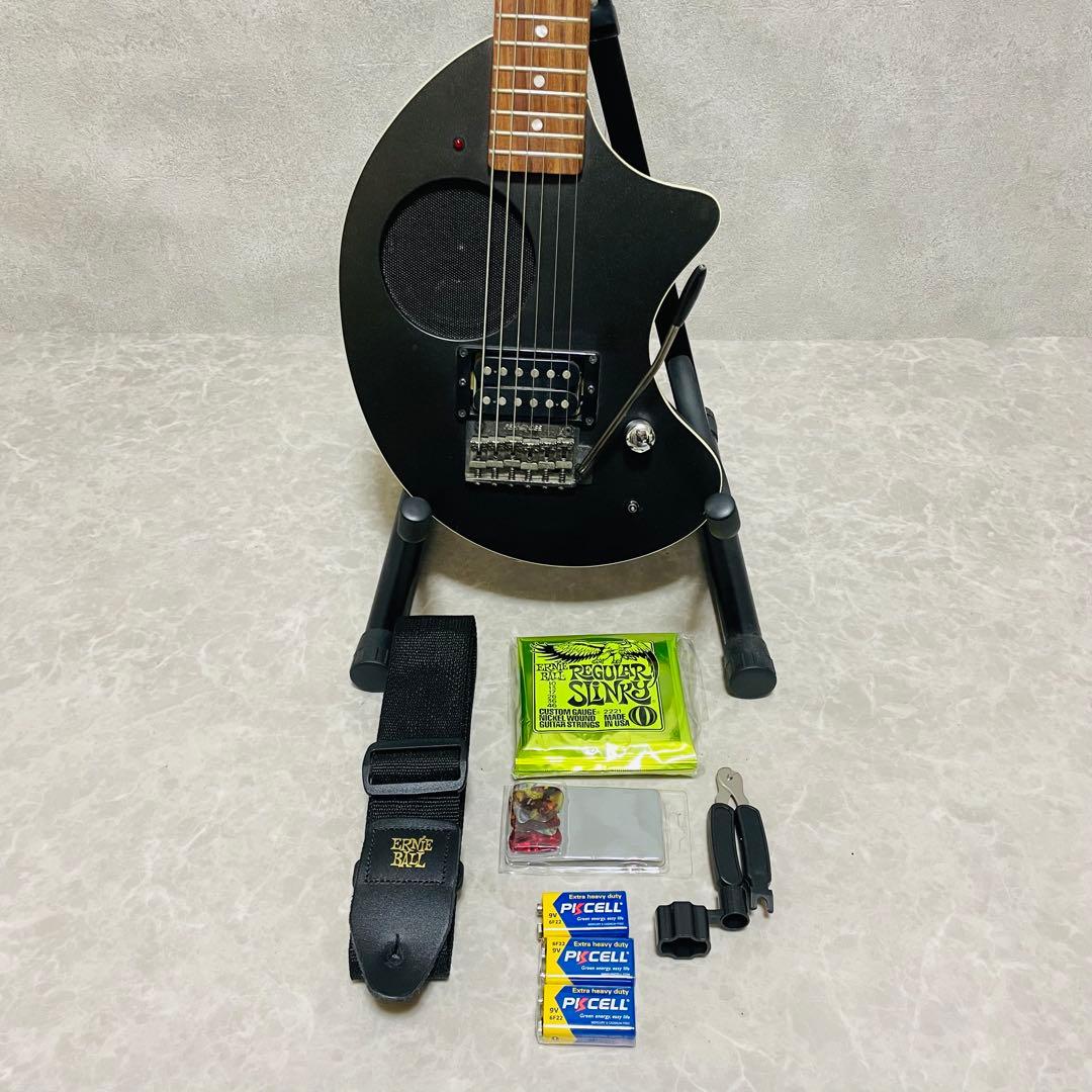 FERNANDES ZO-3 芸達者 ブラック　アンプスピーカー内蔵　ガンメタ